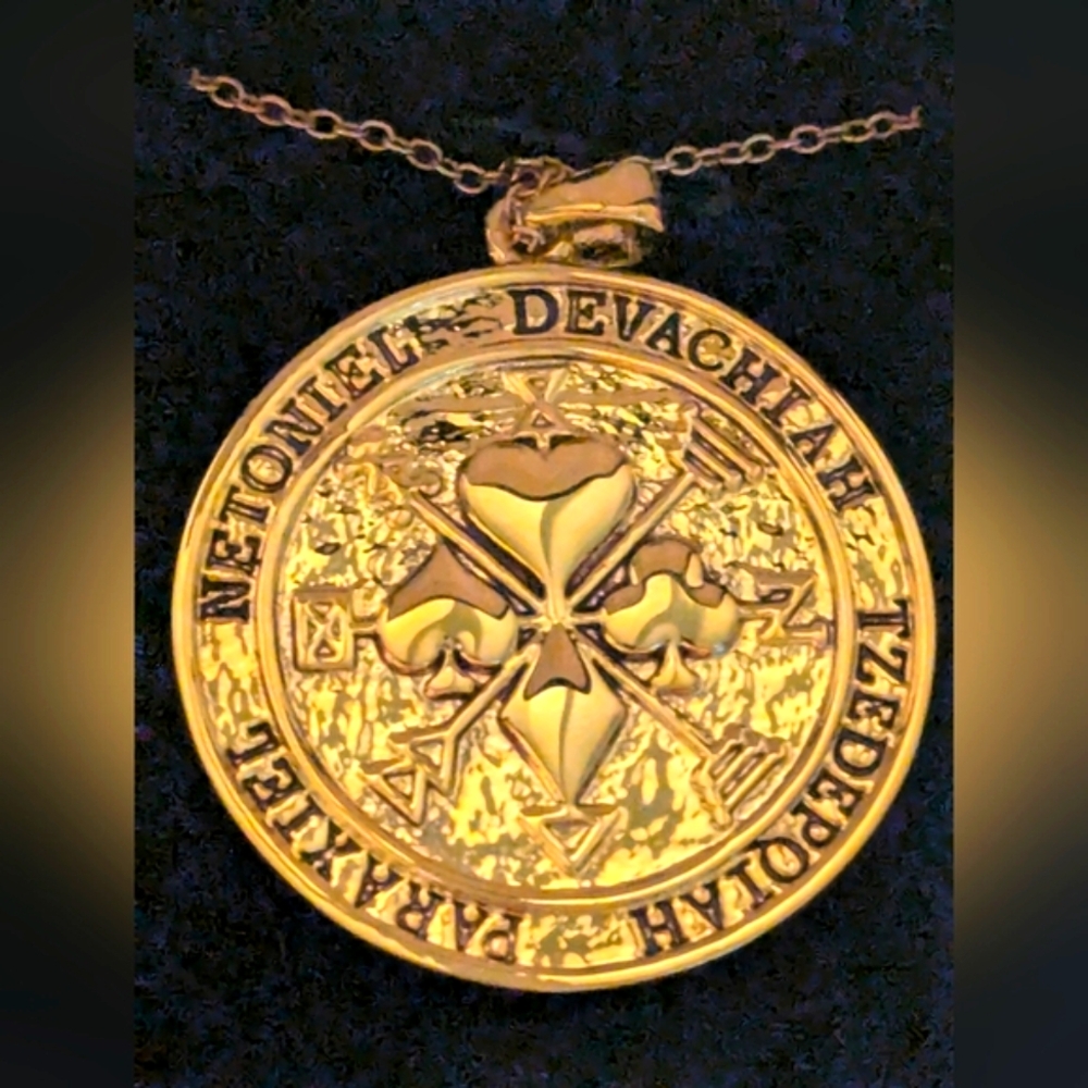 Necklace With Goldb Medallion Charm Pendant